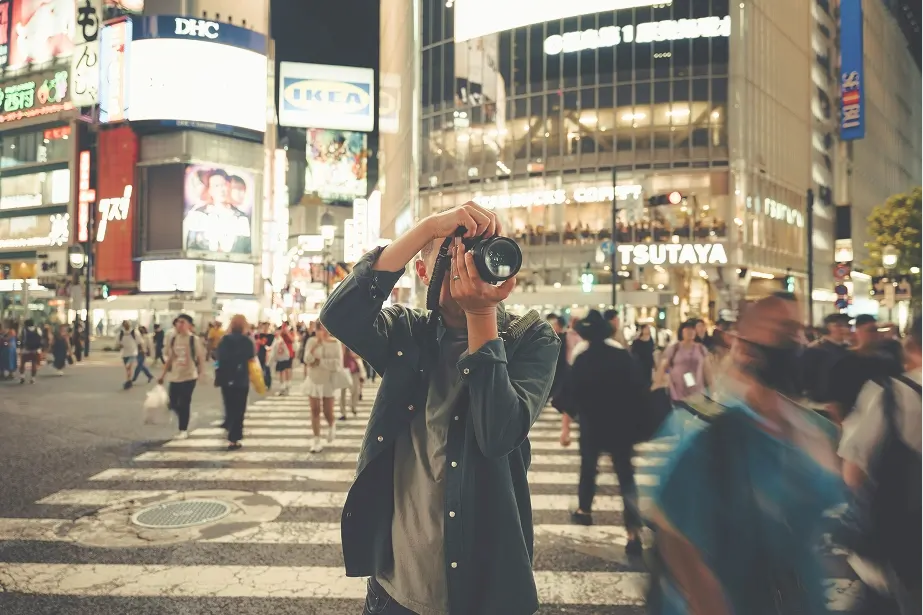image of photographer in city